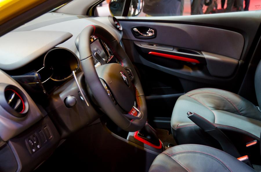  Renault Clio 2013 года  (фото 4 из 90)